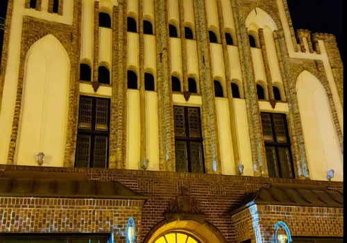 Frontansicht Hauptgebäude