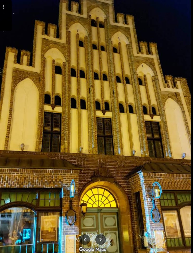 Frontansicht Hauptgebäude