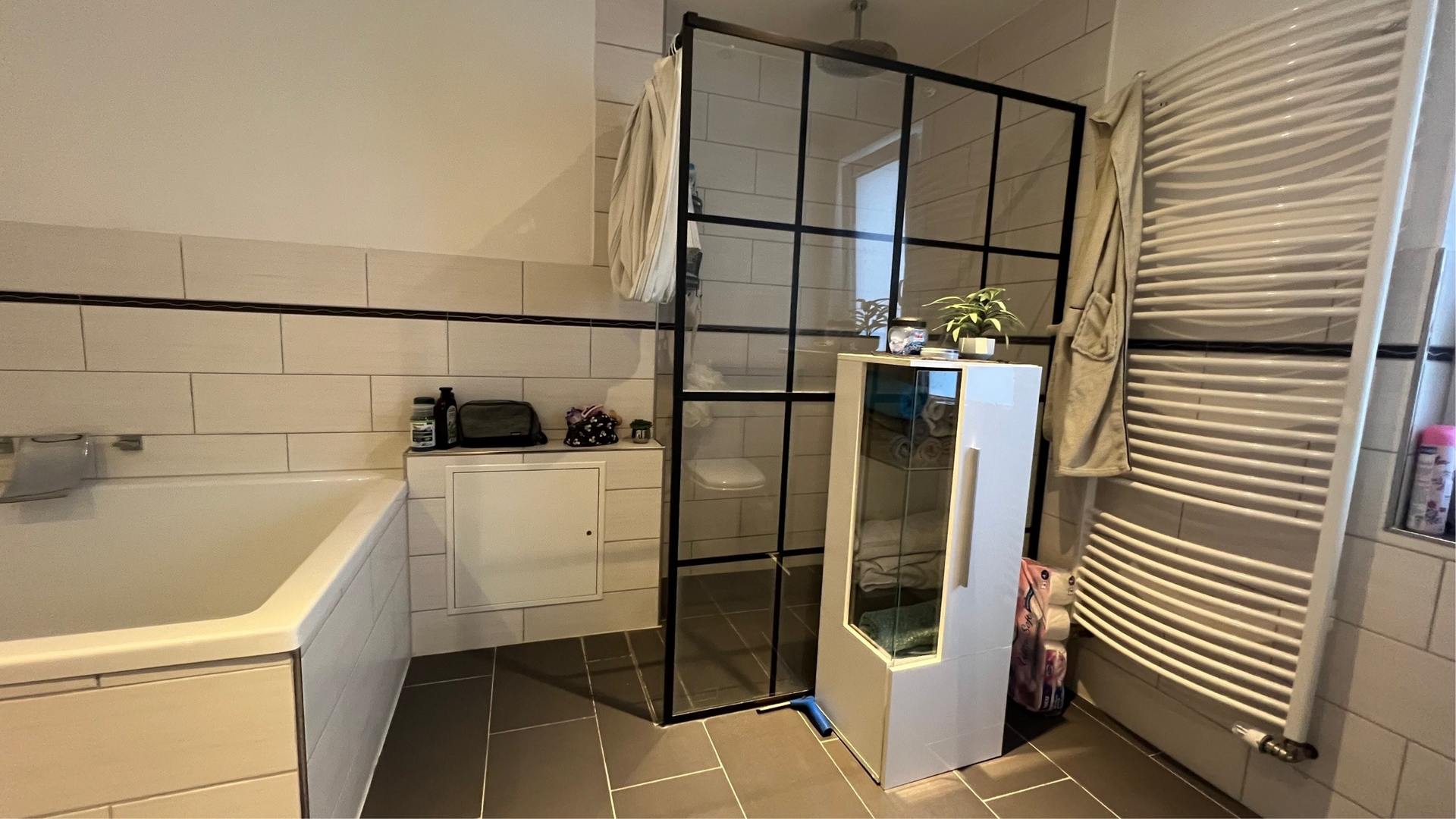 Dusche im Vollbad