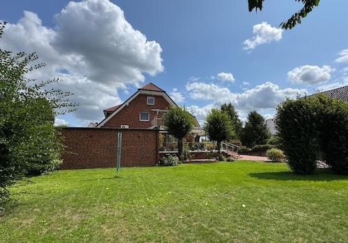 Rückseite / Garage