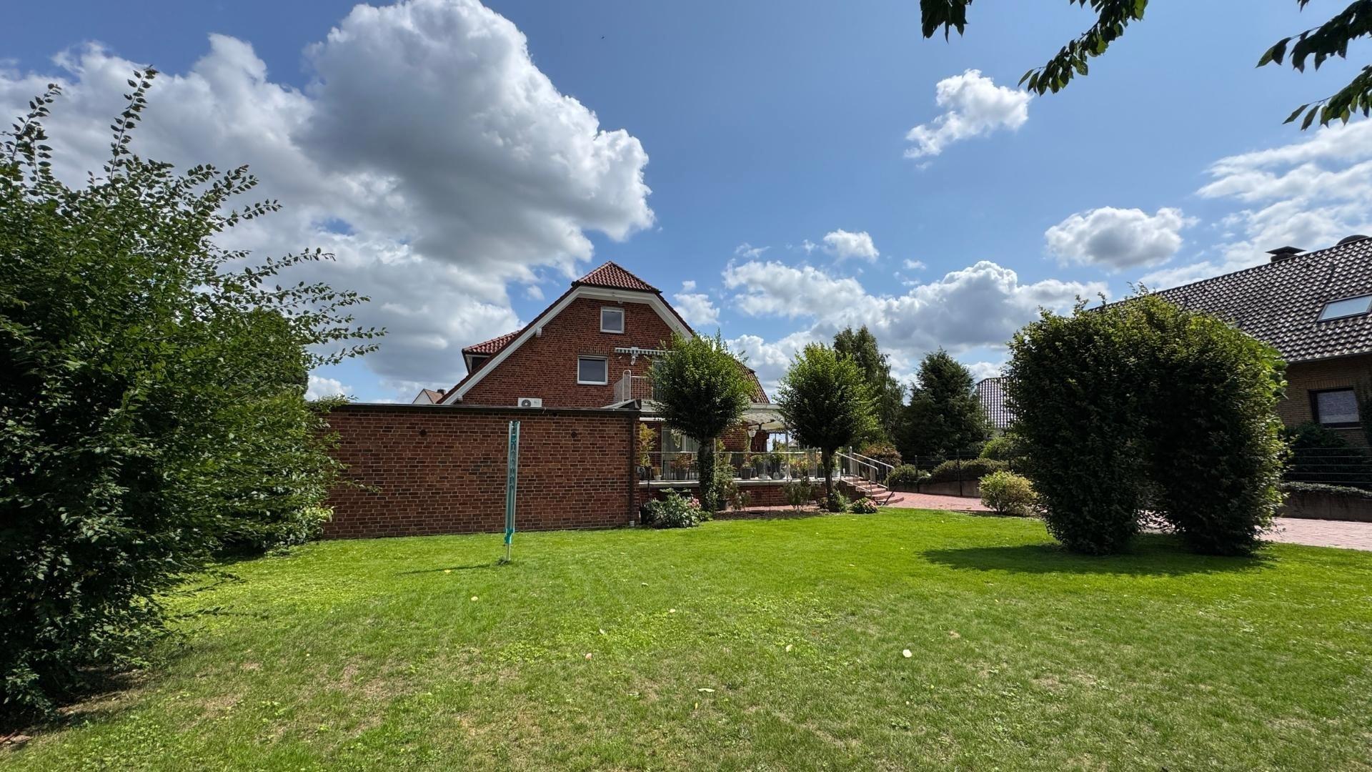 Rückseite / Garage
