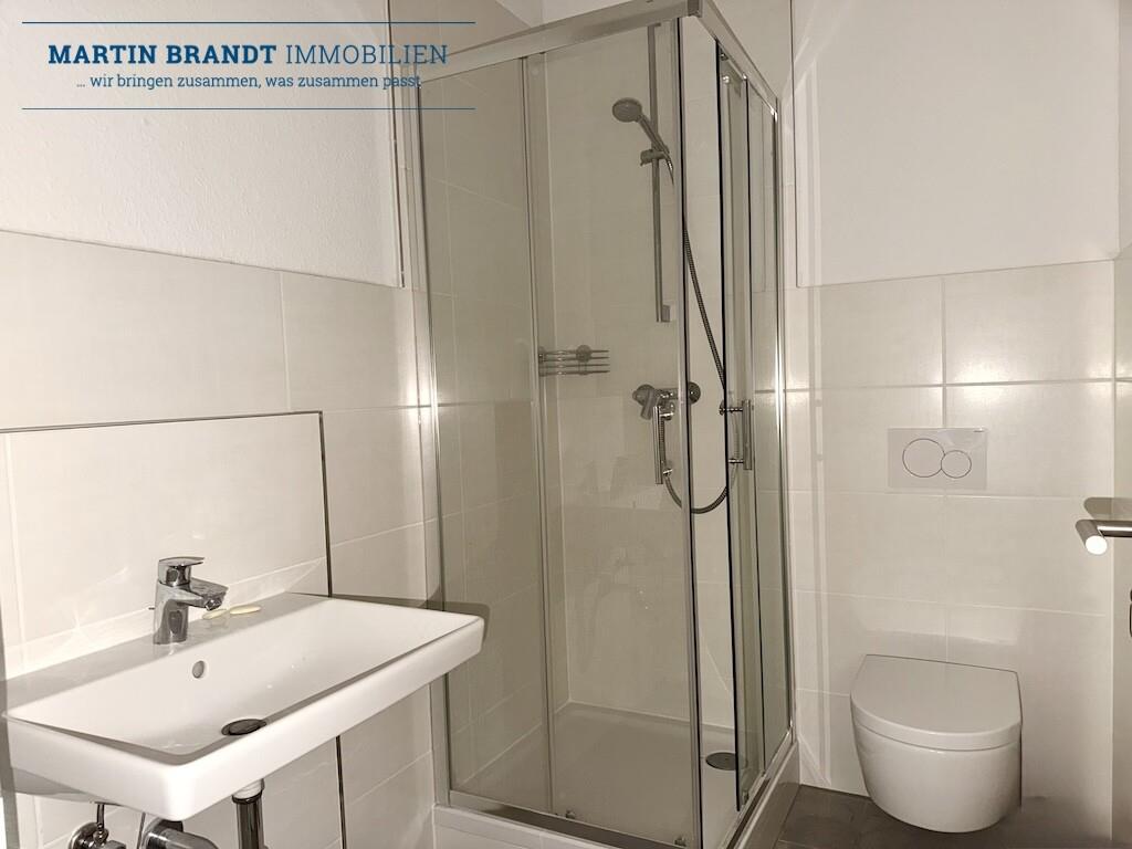Badezimmer mit Dusche DG