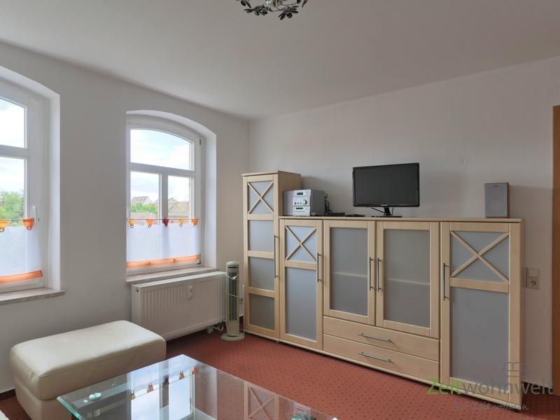 Schrankwand, Radio und TV