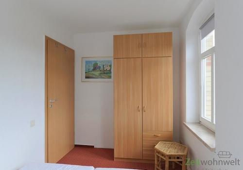 Kleiderschrank