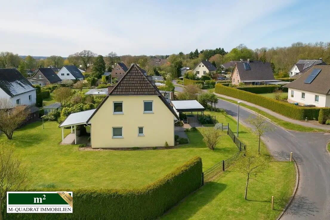 Drohnenaufnahme EFH mit großzügigem Grundstück