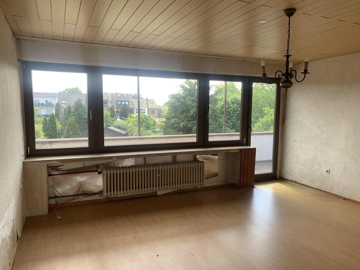 Raum im OG mit Balkon