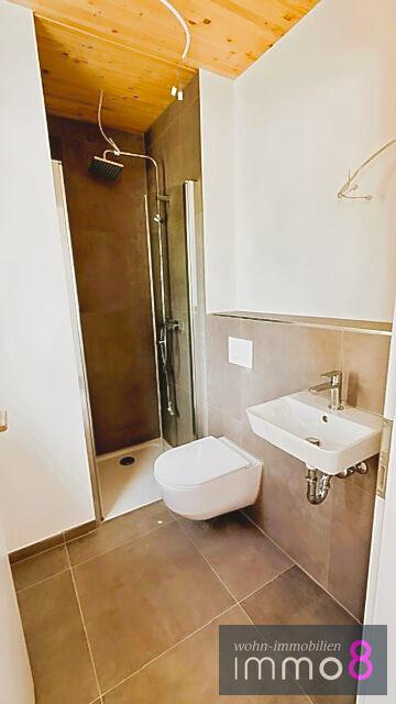 Gäste WC mit Dusche 