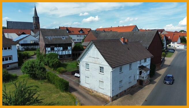 Seitenansicht m. Blick über das Umfeld