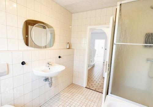 Badezimmer Ergeschoss