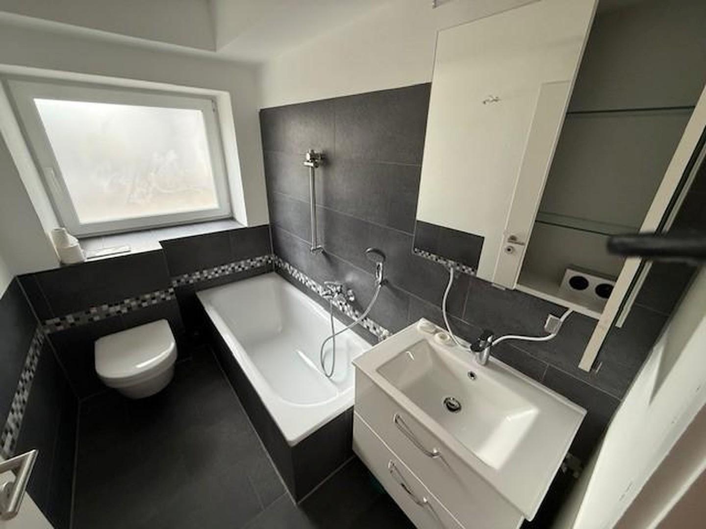 Badezimmer mit Badewanne