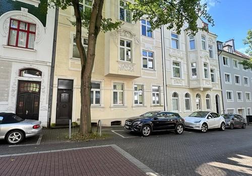 Straßenansicht Haupthaus