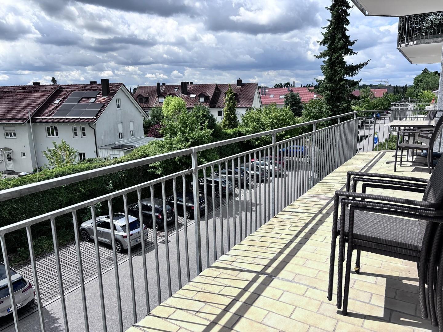 großer Terassenbalkon