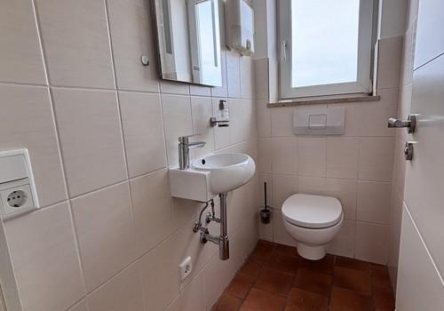 extra Toilette m.Fenster)