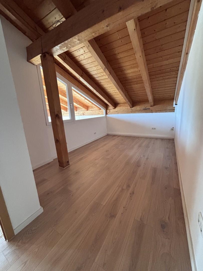 Raum mit Blick WZ+Üb.Dächer