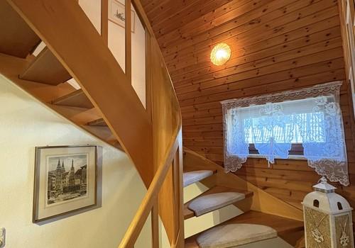 Treppe ins OG und Keller