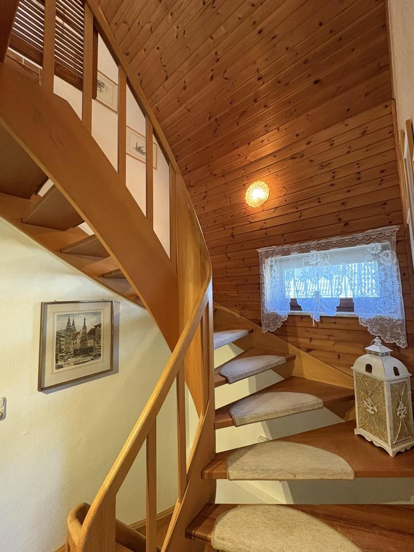 Treppe ins OG und Keller