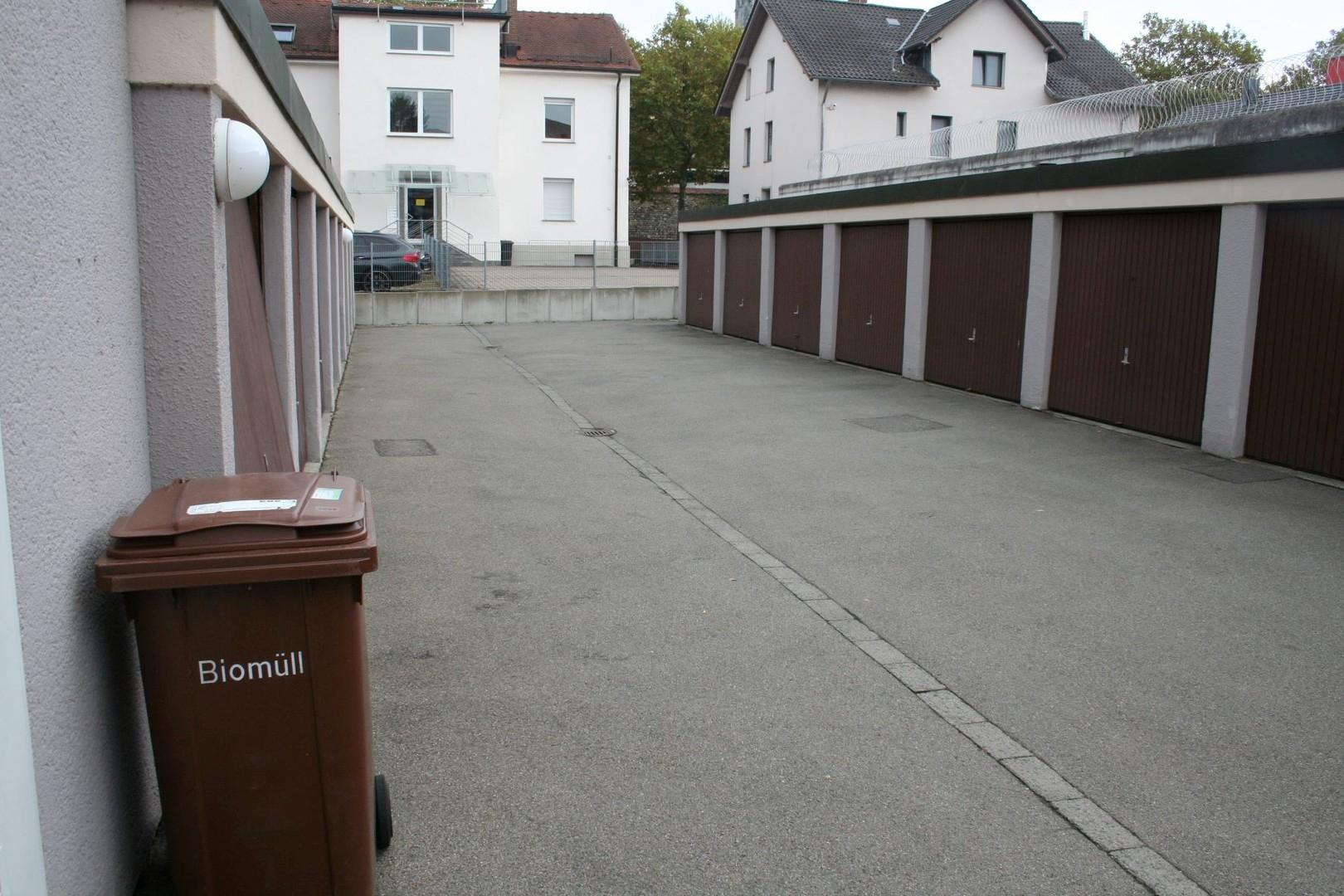 Innenhof, Einzelgaragen