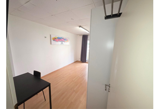 Zimmer links