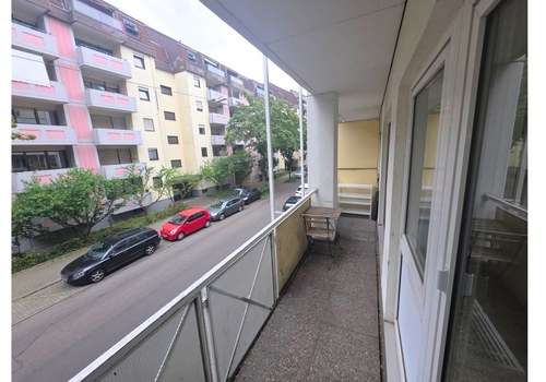Balkon: Zimmer links