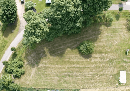 Grundstück mit Garten