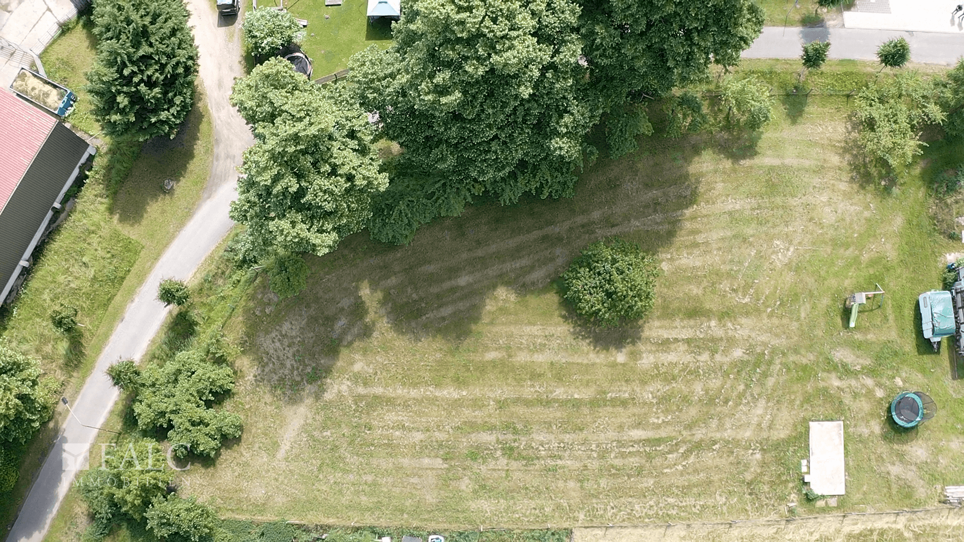 Grundstück mit Garten