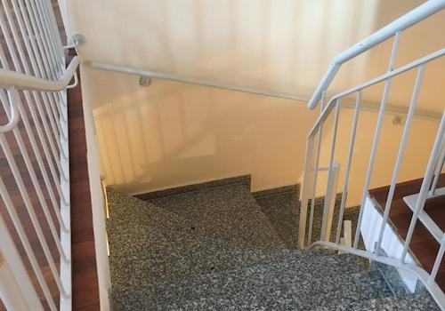 Treppe ins Obergeschos WZ Kü 