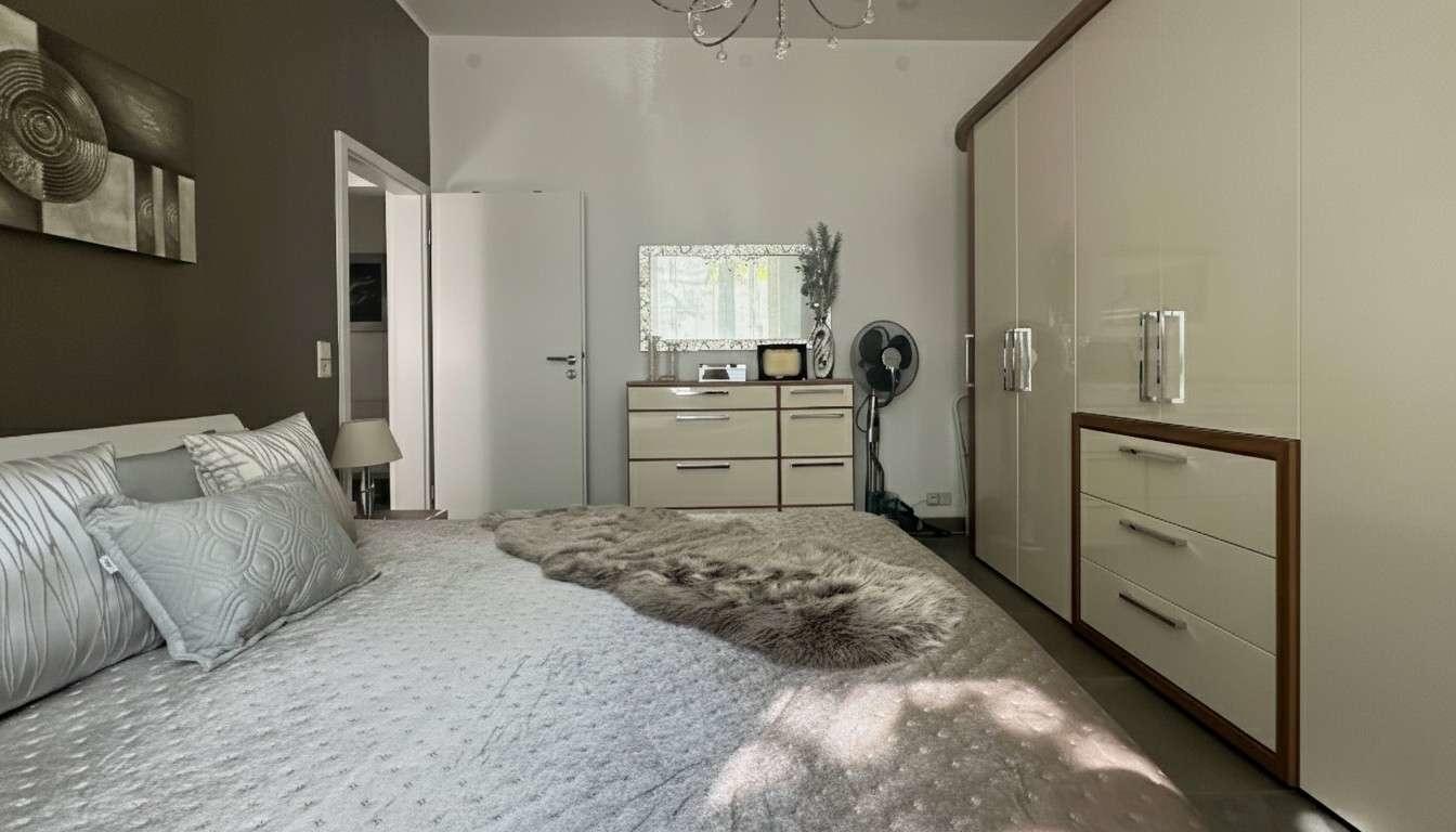 1. Schlafzimmer (EG)