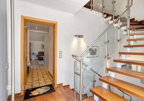 Treppenhaus und WE EG