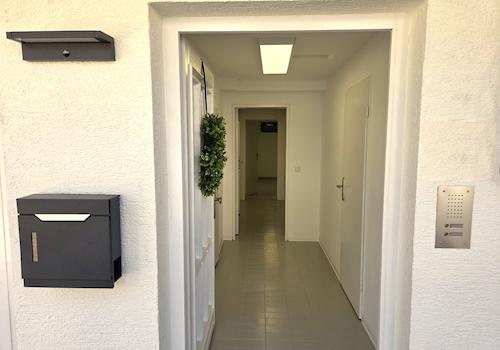 ins Untergeschoss des Hauses