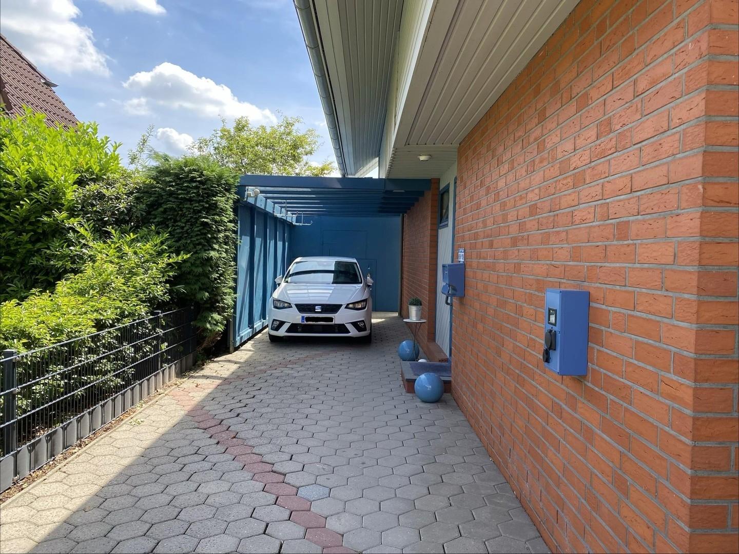 Eingang/Carport