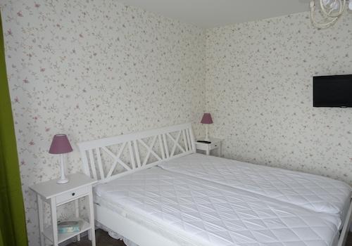 Schlafzimmer Bett 180mx200m