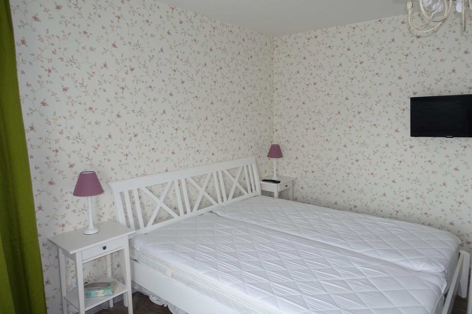 Schlafzimmer Bett 180mx200m