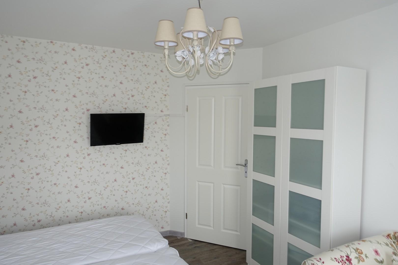 Schlafzimmer mit TV-Anschluss