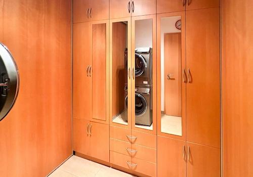 Maßangefertigter Schrank im HWR