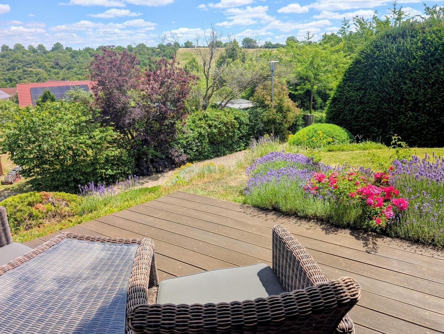 Blick von der Holzterrasse