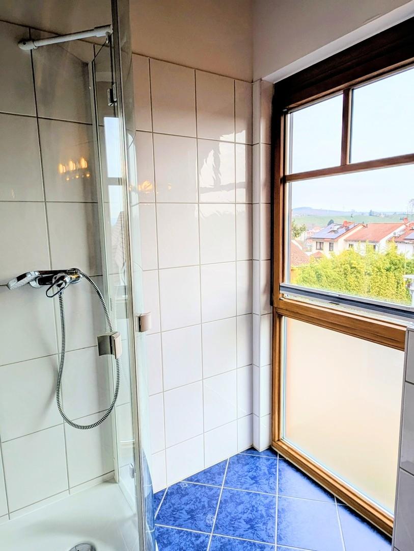 Kleines Bad im OG (en suite)