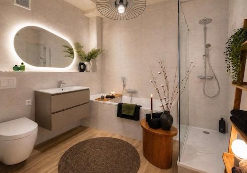 modernes Badezimmer