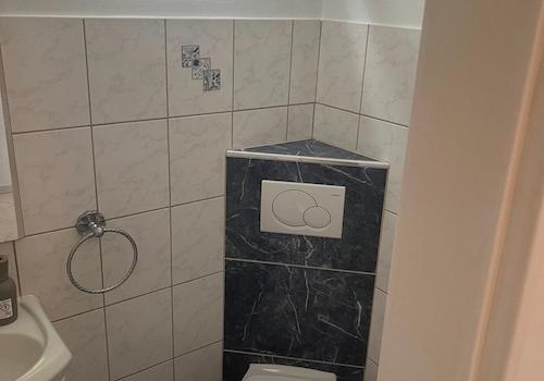 Separates Gäste-WC
