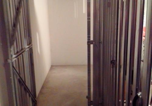 Eingang Abstell Raum - Gross