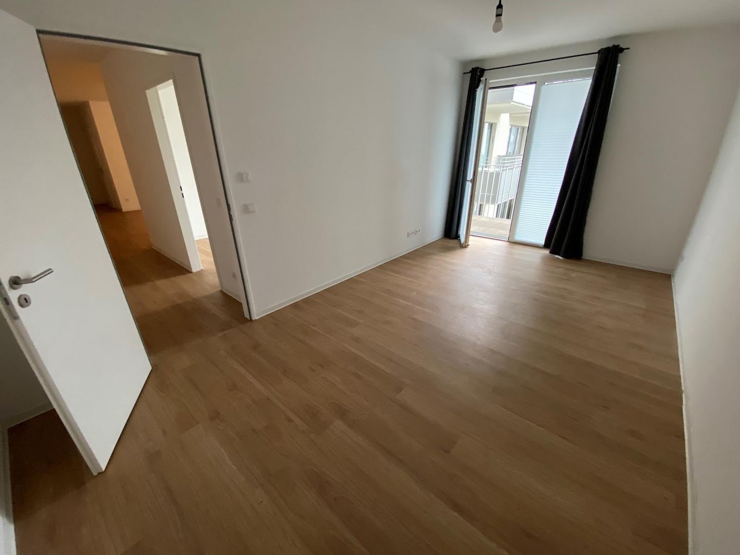 Raum 3 mit Balkonzugang