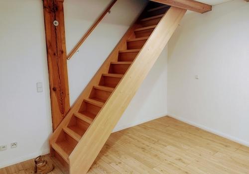 Treppe in 1. OG