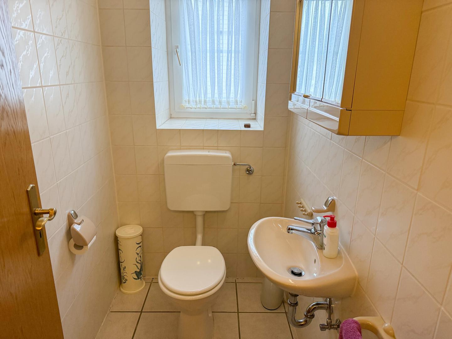Haus 2 OG Gäste-WC