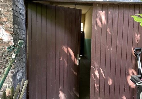 Garage (am Hinterhaus angebaut