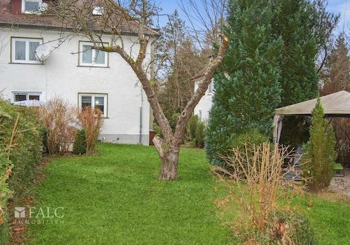 Garten Richtung Haus