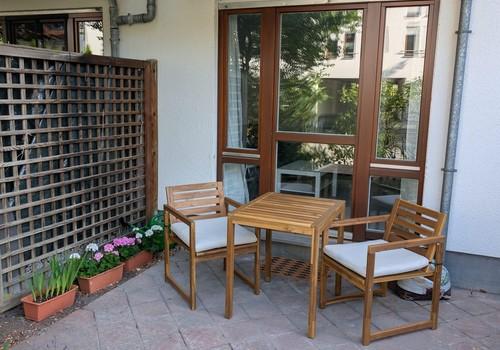 Terrasse mit Blick zur Wohnung