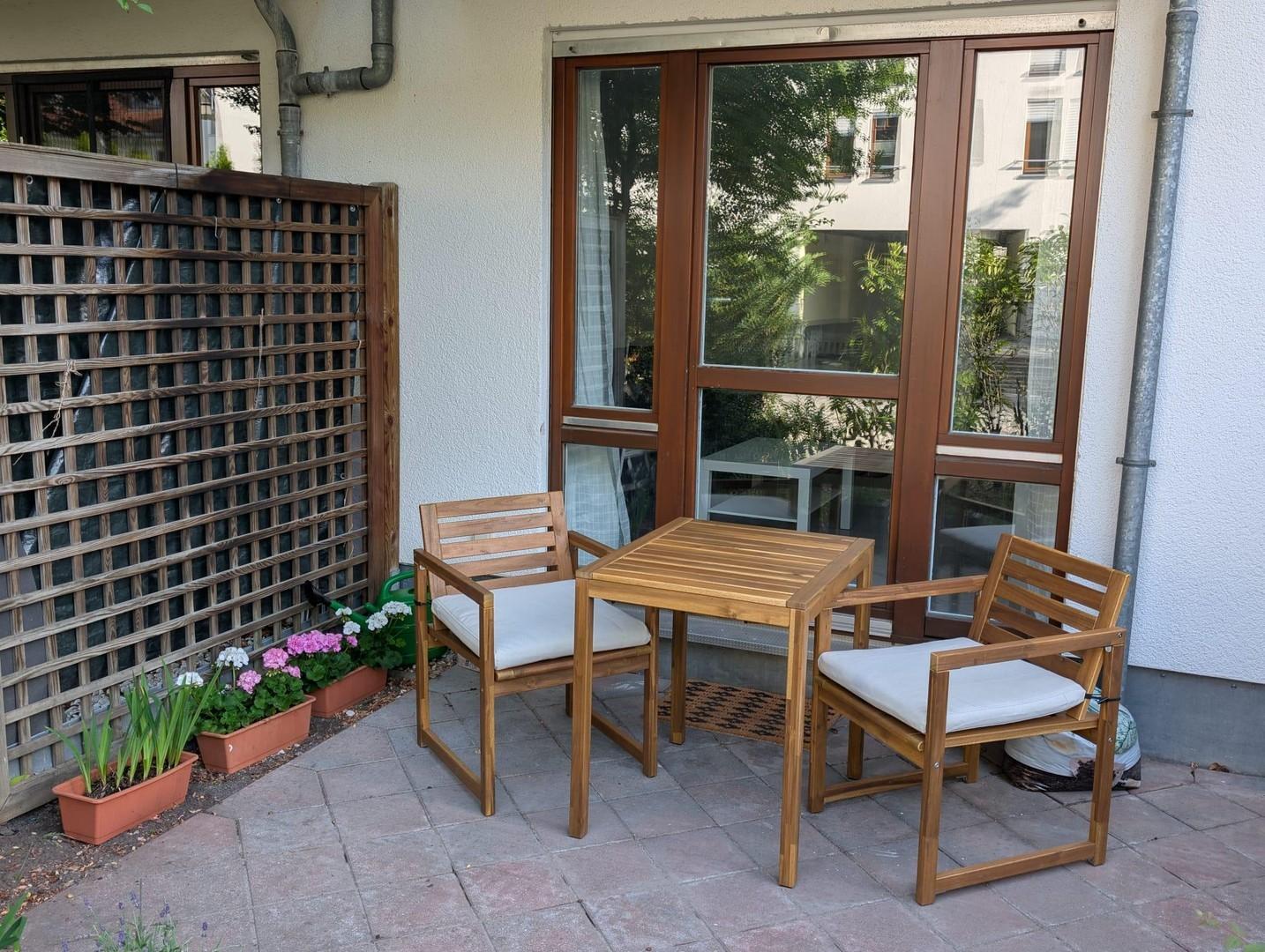 Terrasse mit Blick zur Wohnung