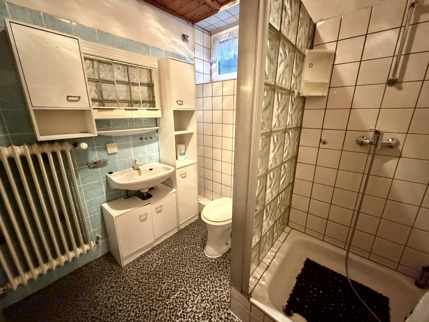 Badezimmer KG