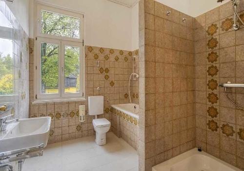 Wohnung 3: Badezimmer