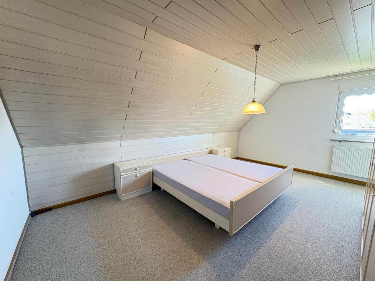Schlafzimmer DG