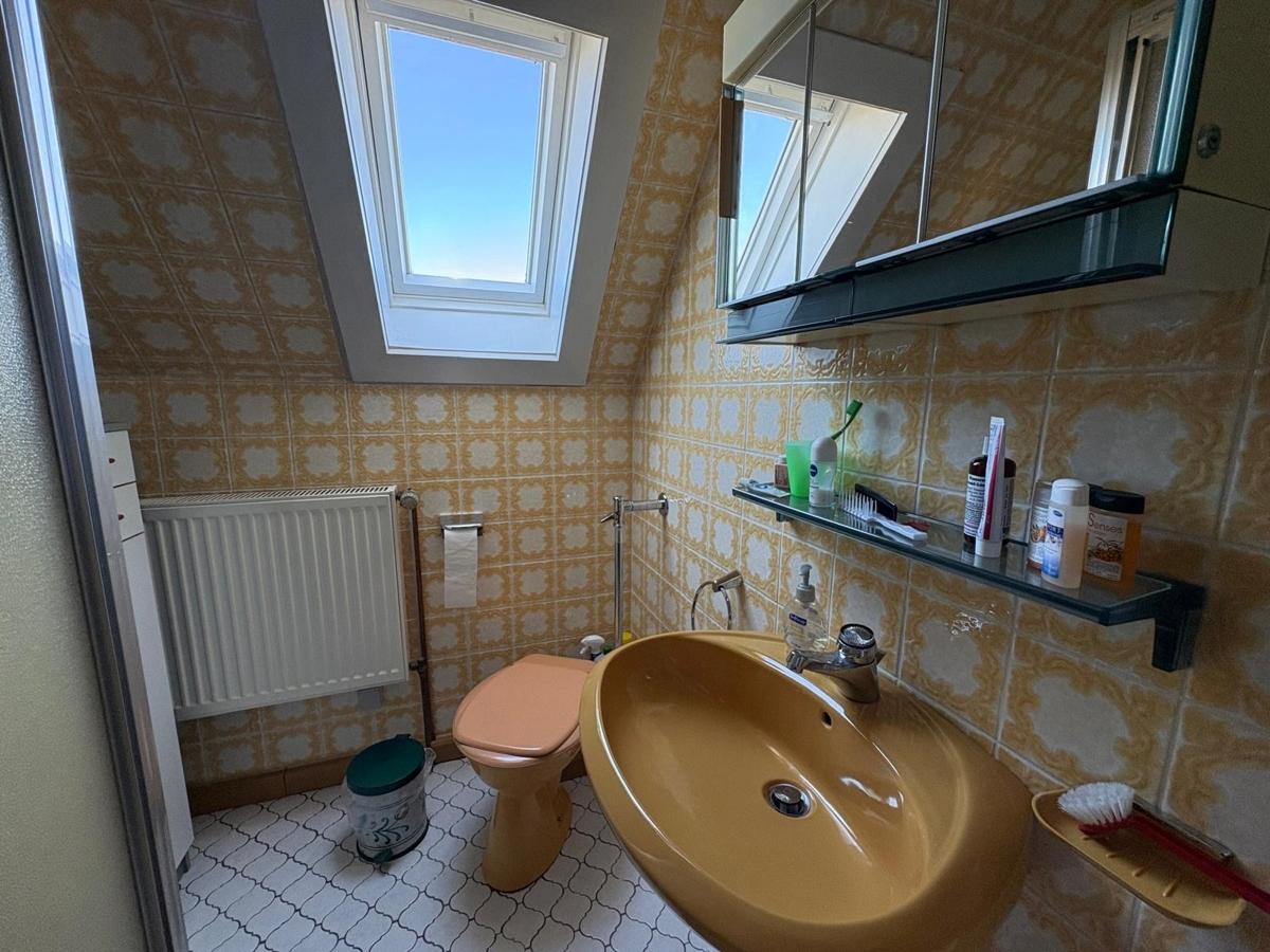 WC mit Dusche DG